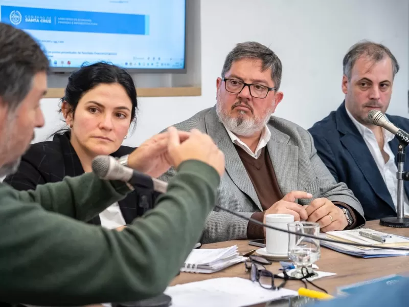Verbes y Elmiger respondieron preguntas de diputados en la Legislatura Provincial