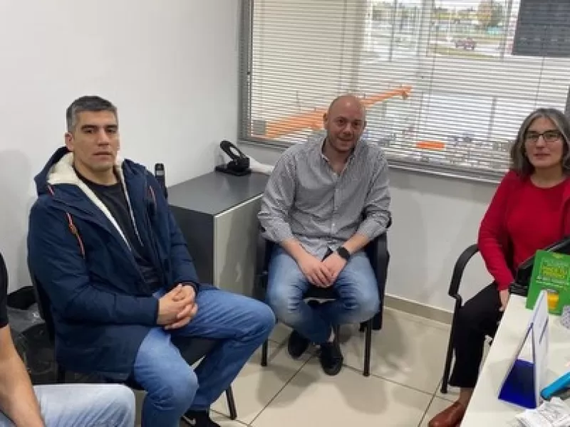 Acuerdan mecanismos para agilizar la dispensa de medicamentos a vecinos de la Cuenca en Río Gallegos