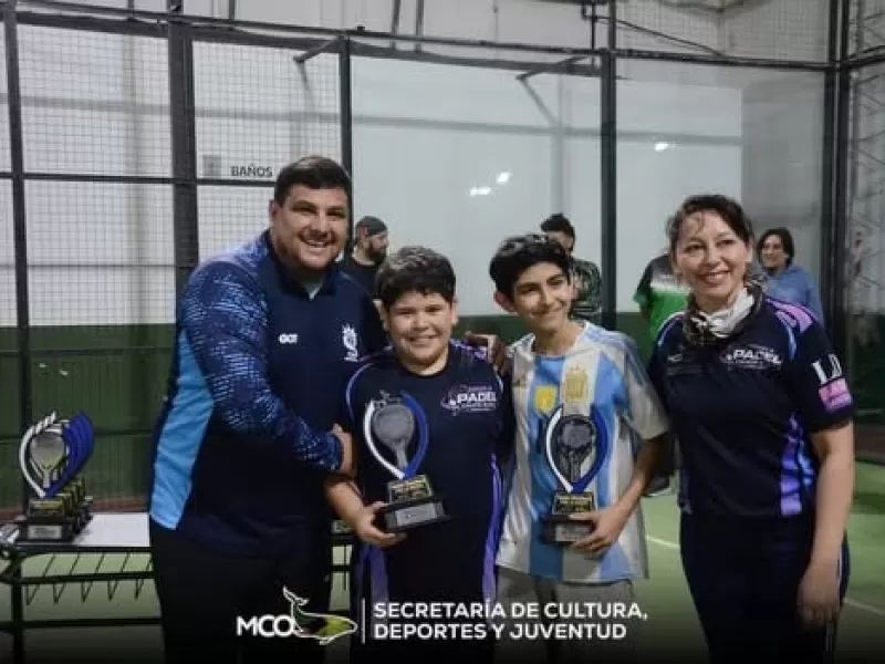 ¡Caleta Olivia celebró a las futuras promesas del pádel patagónico!