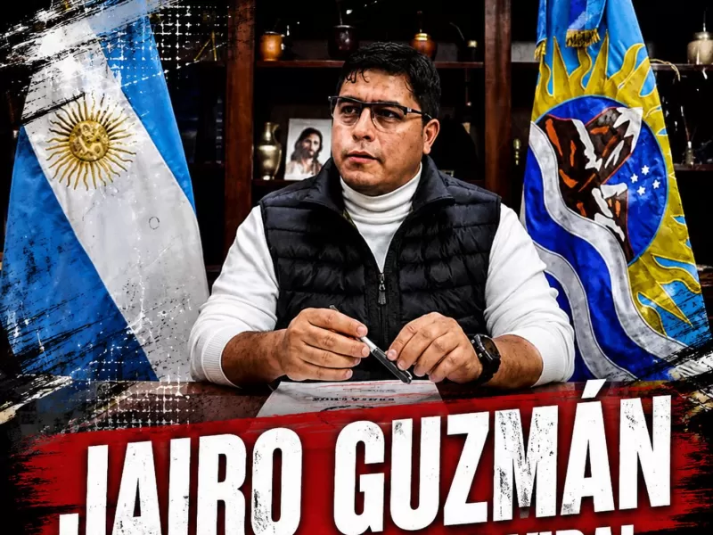 JAIRO GUZM&Aacute;N CONTRA CLAUDIO VIDAL: "ESTAMOS EN MANOS DE UN MONO CON NAVAJA"